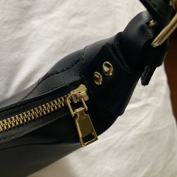 Small crossbody/shoulder bag in black - Picture 2 of 3